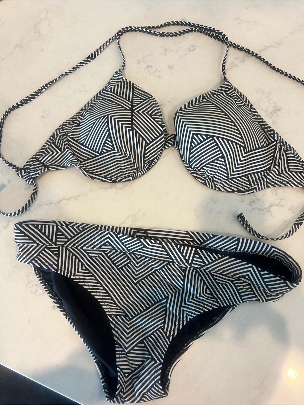 Black & White Geometric Bikini Set - Women Swim